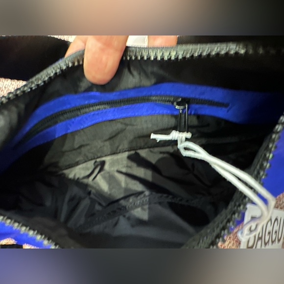 Baggu small nylon crescent in lapis blue NWT - Picture 6 of 7